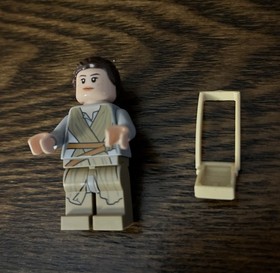 LEGO Star Wars Rey Mini Figure SW0677 with Satchel 75236, 75105, 75148, 75099