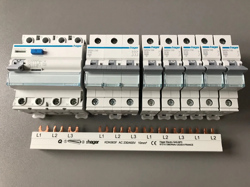 Hager FI CDA440D + 5x LS-MBN116 + 1x LS 3p. MBN316 + 1x KDN363F Sammelschiene ⚡