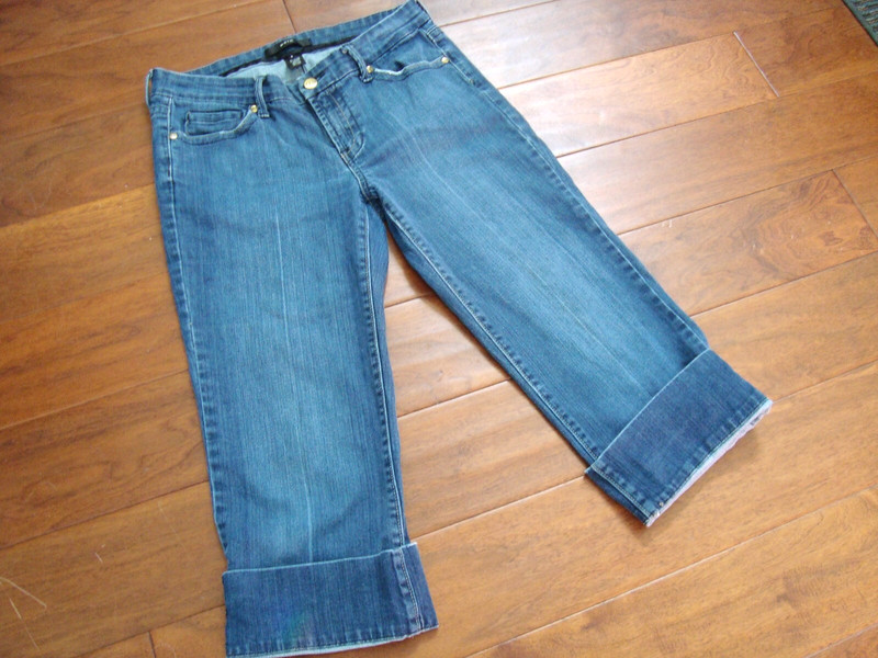 White House Black Market Women’s Denim Blue Jeans Capri Cropped Cuffed Hem sz 8