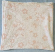 Disney Baby Minnie Mouse White Pink Fleece Blanket Flowers
