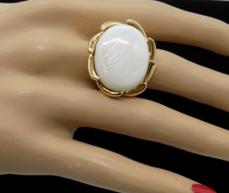 Anillo Bellezza Distintivo Blanco Madreperla Bronce Llamas Recortadas Talla 6 Foto 4 de 4