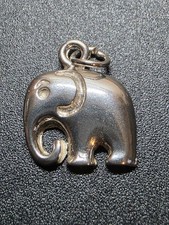 Vintage sterling silver elephant charm 1.84g