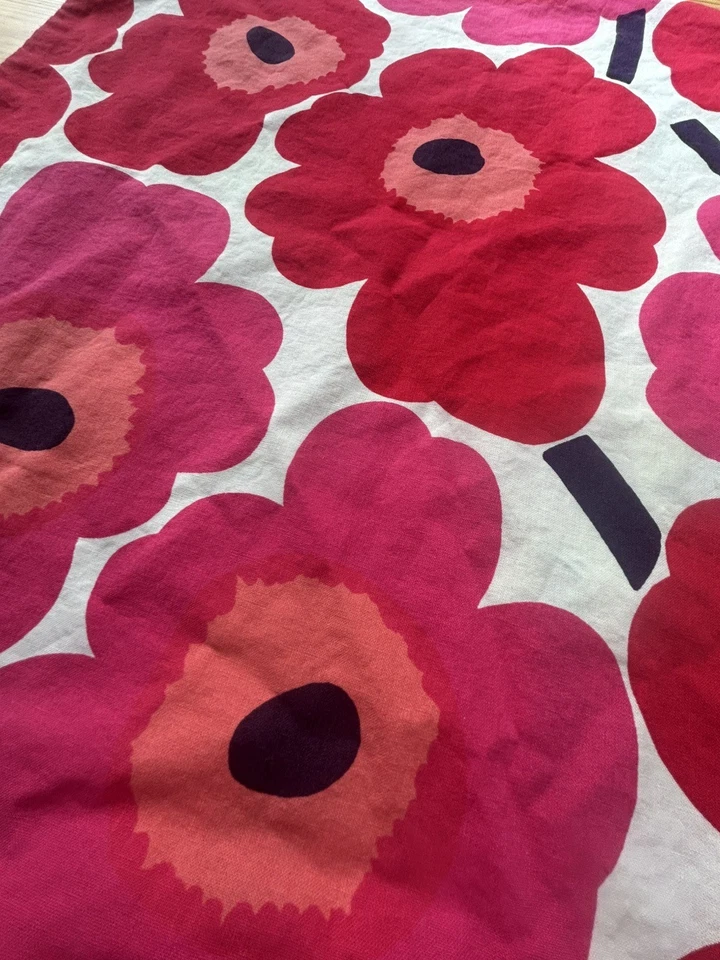 Funda Almohada Marimekko Rosa Rojo Unikko 19" Foto 2 de 4