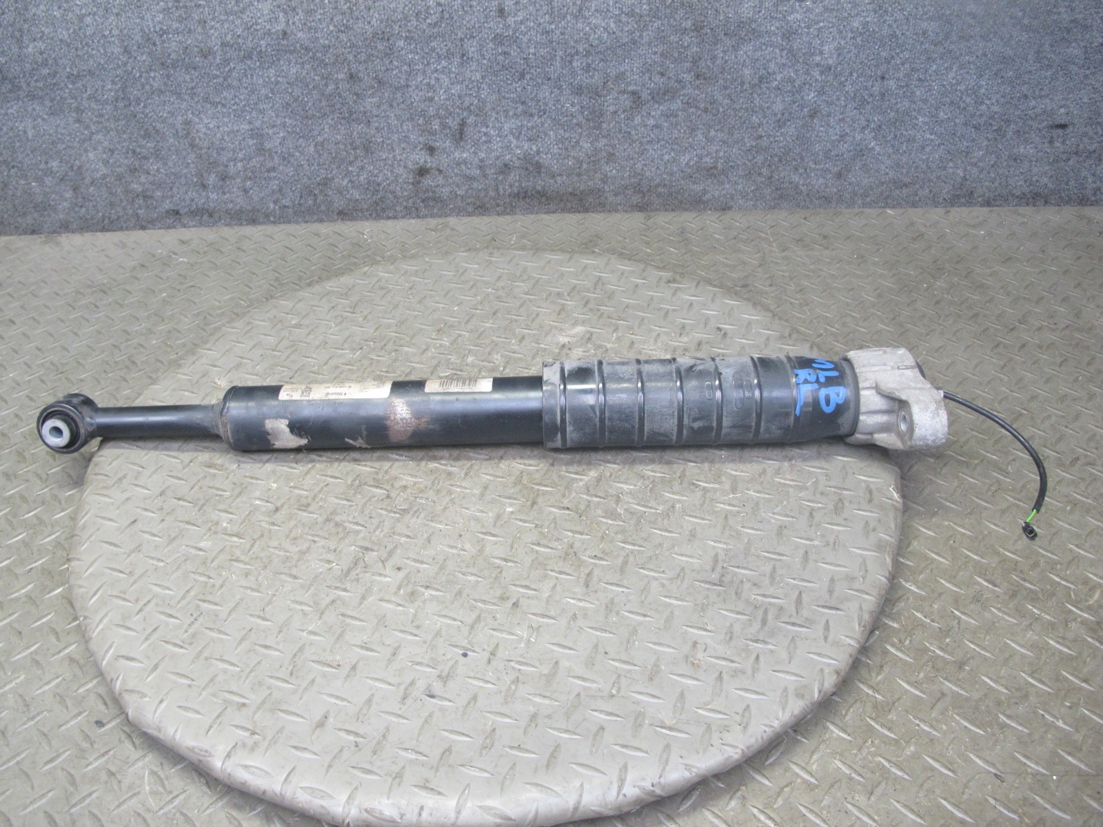2017-2020 MASERATI LEVANTE M161 AWD REAR LEFT SIDE AIR STRUT SHOCK ABSORBER