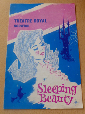 Billy J Kramer Max Wall Eddie Monsewer Gray Norwich Pantomime Programm 1968