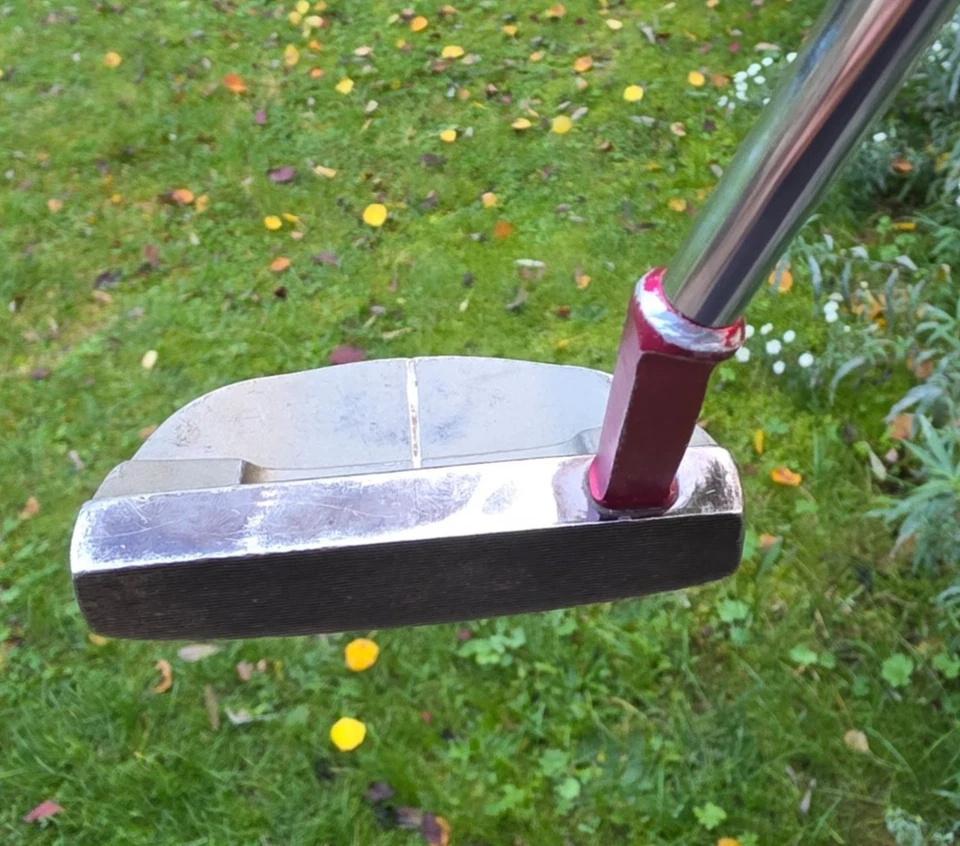 Wilson Deep Red M3-03 Putter 32 Inch - Mallet - Guter Zustand - Schnäppchen - Bild 3 von 4