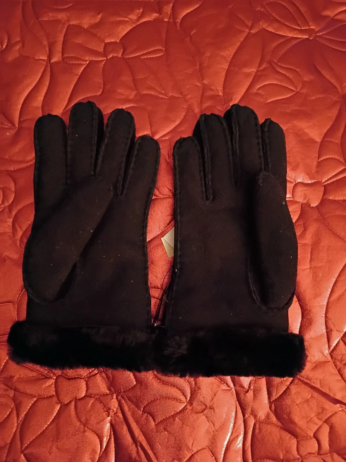 $155 - UGG Perforated Genuine Shearling Suede Gloves in Black Women's SMALL NEW