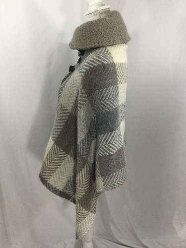 Aran Sweater Market Womens Shawl Collar Plaid Wool Poncho Leather buckles NWOT - Picture 4 of 12