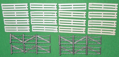 Vintage 1950's Marx Cape Canaveral White x16 & Barbed Wire x4 Fence Sections - Picture 2 of 3