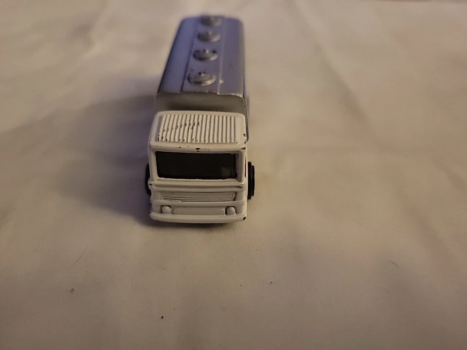 Camión cisterna Tonka Hasbro Maisto 2000 división de combustibles domésticos Roger Energy Co. Foto 4 de 4