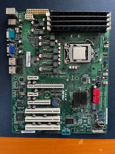 ASUS Server Motherboard, inkl. Intel XEON CPU, 8 GB ECC RAM und Kühler