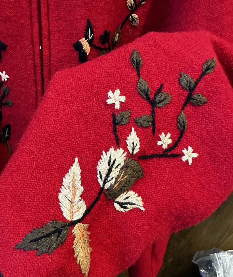 Jaqueta bordada floral Victor Costa vermelha 41% lã fervida zíper folhas tamanho 2X - Imagem 3 de 4