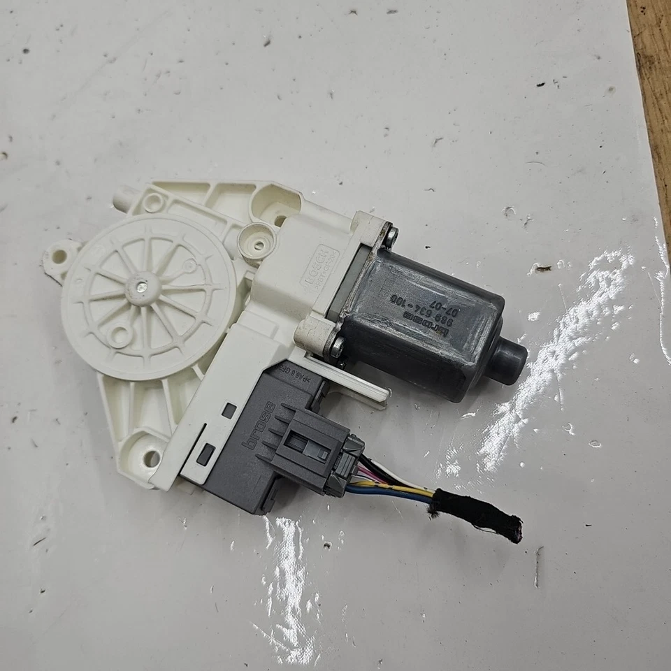 2006-2012 Mitsubishi Eclipse right side passenger door power window motor - Image 4 of 4