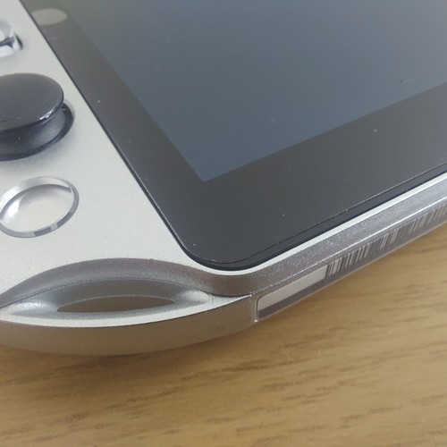 Sony PlayStation Vita 2000 Dragon Quest Builders Metal Slime Edition solo Giappone - Foto 11 di 14