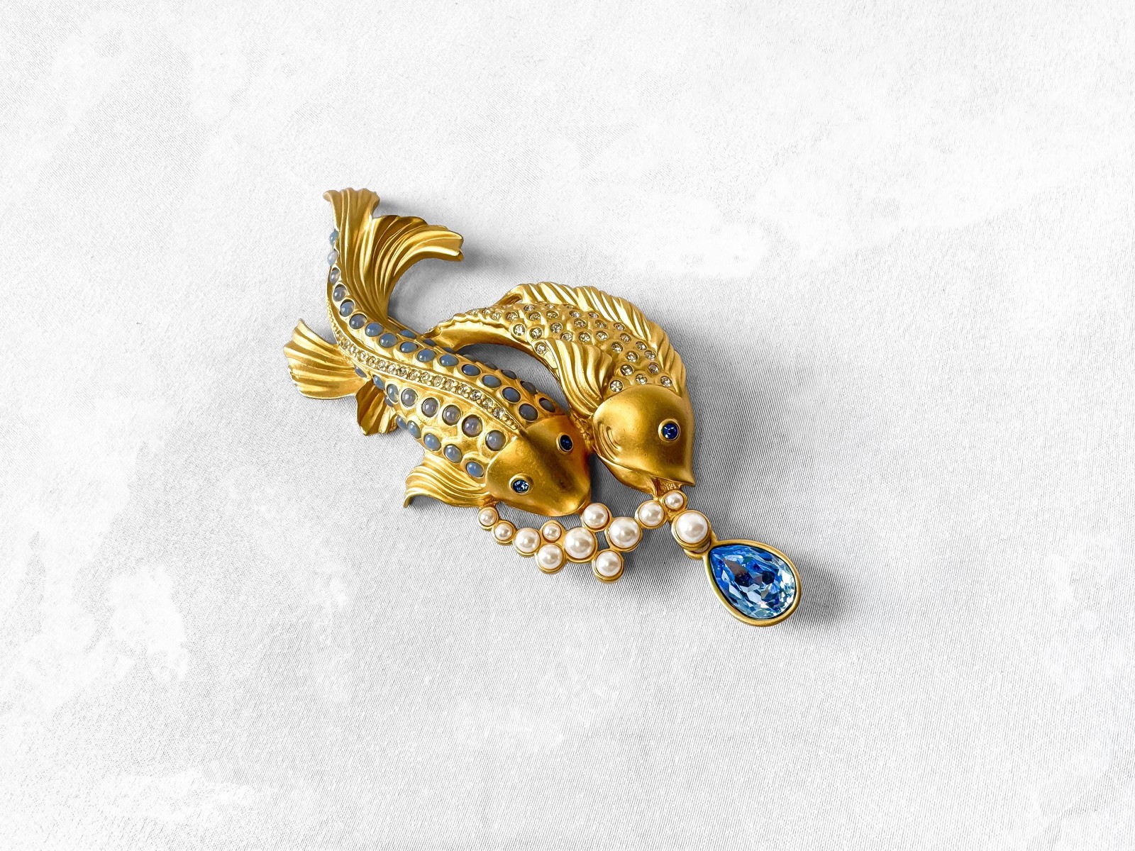 Vintage 90s Avon Elizabeth Taylor Sea Shimmer Koi Fish Brooch Pin, Rare Brooch