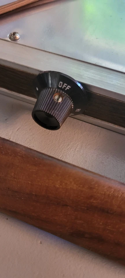 Calentador de alimentos automático Salton H-140 Hotray de colección con caja original, cable y perilla Foto 4 de 4