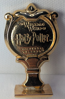 Harry Potter Wizarding World Universal Orlando Gold Tone Gryffindor Display...