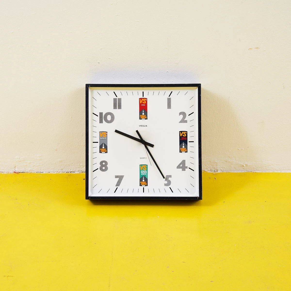 Horloge Murale Imasaf Marmitte - Style Années 80/90 - Design Rétro Italien