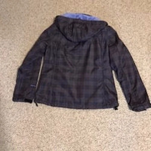 Chaqueta de lluvia Free Country para mujer con capucha mediana Foto 3 de 4