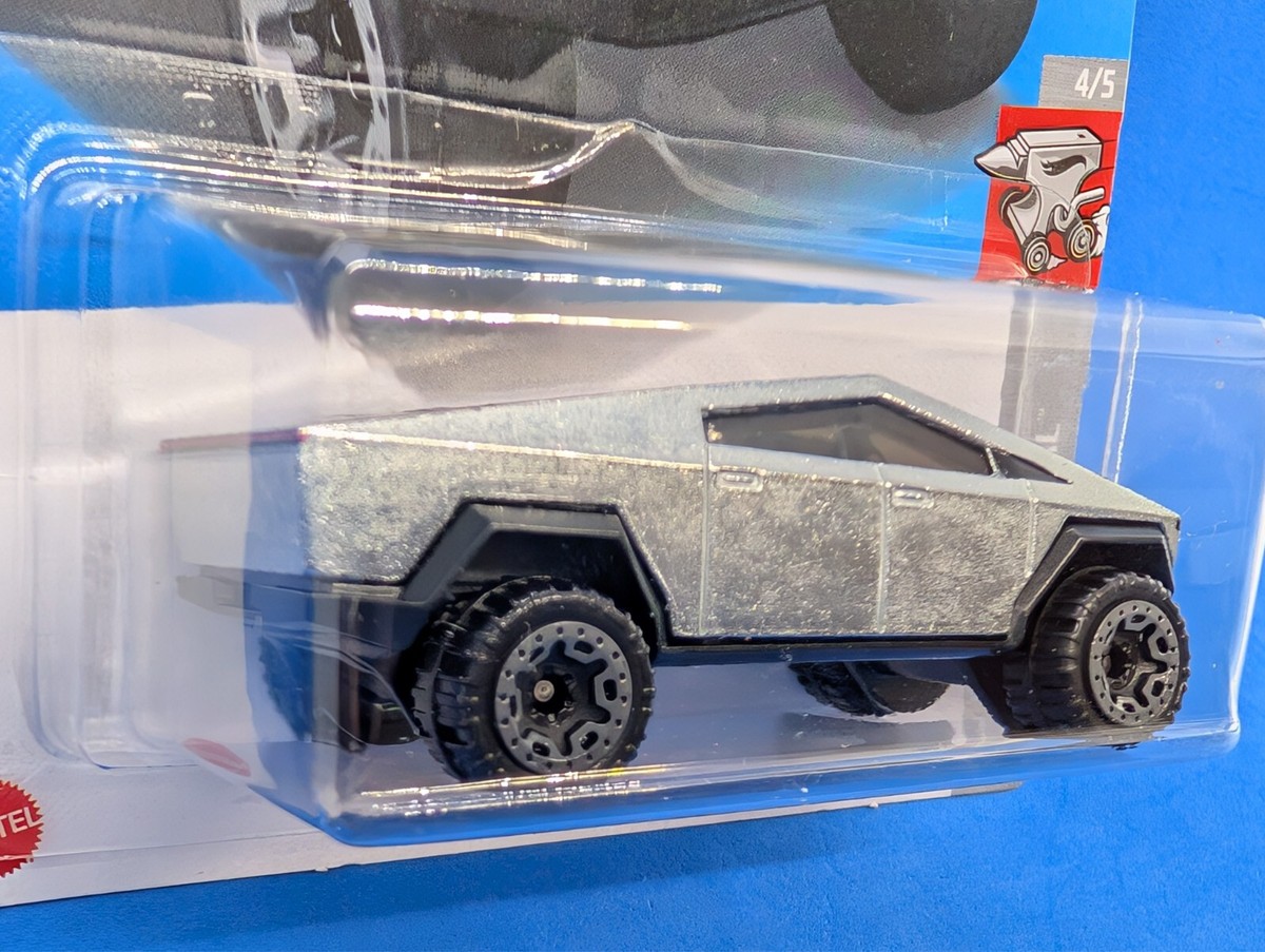 Hot Wheels RC Cybertruck 2台セット s-l400.jpg