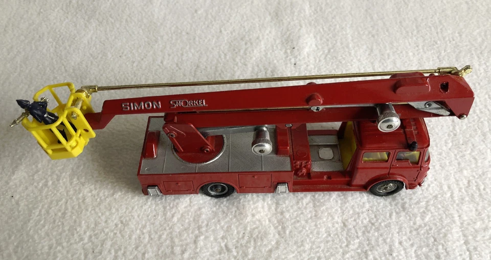 Corgi Major 1127 Simon Snorkel Fire Engine - Bild 4 von 4