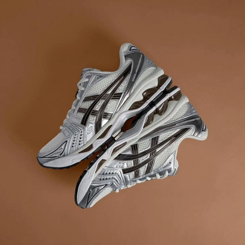 靴 asics Gel Kayano 14 28cm silver grey 22500161_52596517_600.jpg