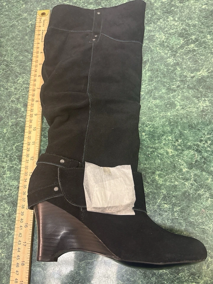 Botas para mujer Naughty Monkey negras curadas con hebilla Foto 3 de 4