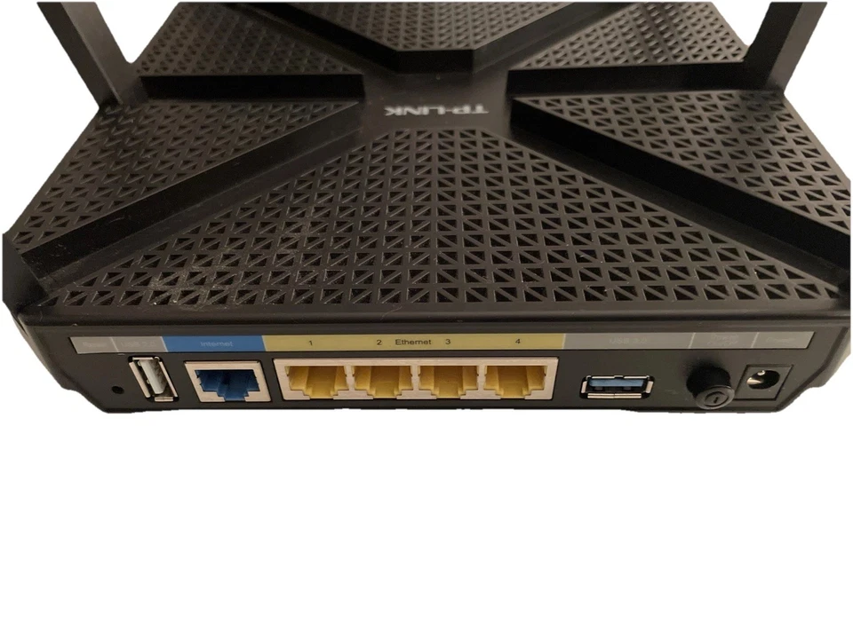 TP-Link AC3200 Wireless Wi-Fi Tri-Band Gigabit Router ROUTER ONLY NO CABLES - Image 4 of 4