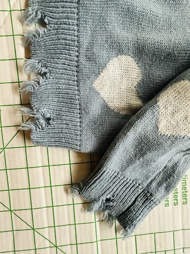 Belle Du Jour Kids Heart Pattern Sweater Frayed Hem Blue Large Fall School - Picture 4 of 10