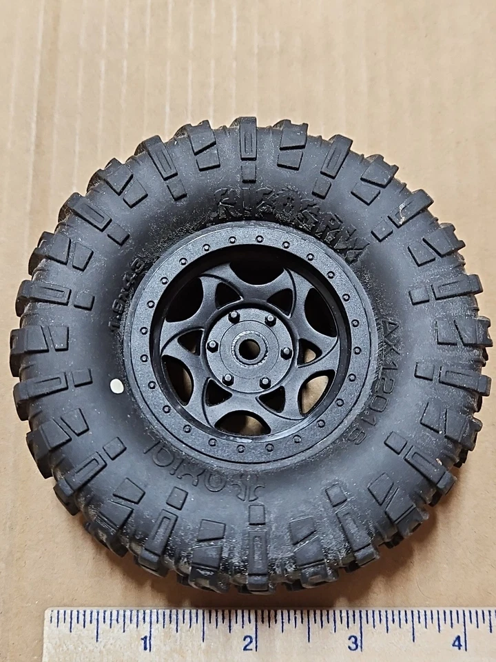 Axial Ripsaw 1.9" Rock Crawler Tires with rim (R35) AX12016 (1.9x4.3) READ DESC! - Image 2 of 4