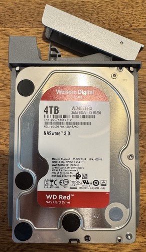 TerraMaster F2-221 2-Bay NAS w/ 4TB WD40EFRX & 6TB Seagate Ironwolf Drives - Afbeelding 7 van 8