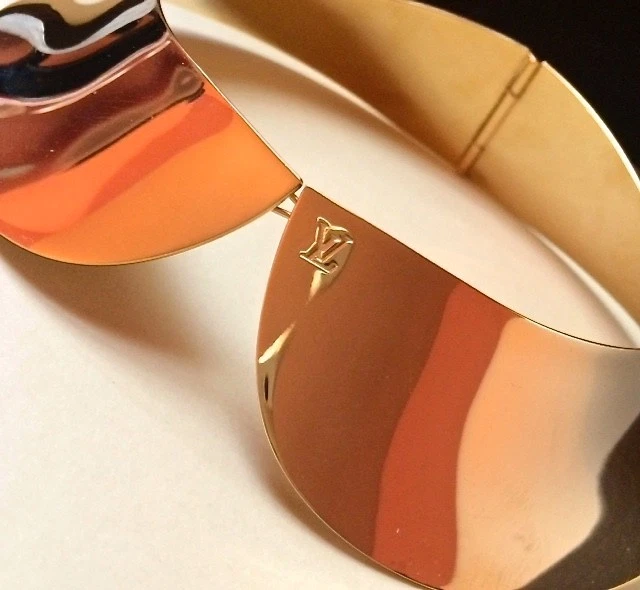 LOUIS VUITTON（LV） NUOVA collana Runway Louis Vuitton placcata oro Peter Pan Marc Jacobs