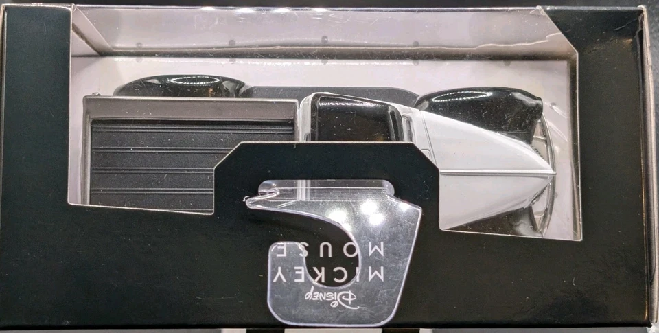 Jada Toys - Disney Mickey Mouse Steamboat Willie - 1941 Ford Pickup (B&W) - 1:32 - Image 4 of 4