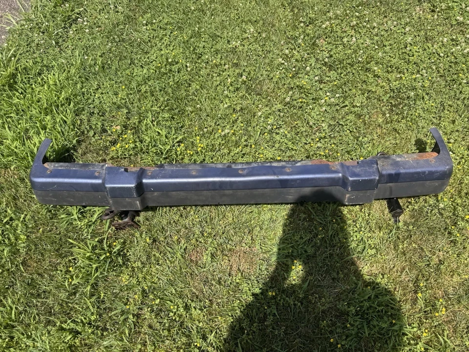 Parachoques trasero Datsun 280zx 2+0 1982-1983 azul Foto 3 de 4