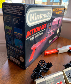 Nintendo Entertainment System NES Action Set with Mario / Duck Hunt & Light Gun