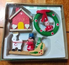 Vintage Set 3 New Design Wooden Christmas Ornaments Santa Wreath House Sleigh