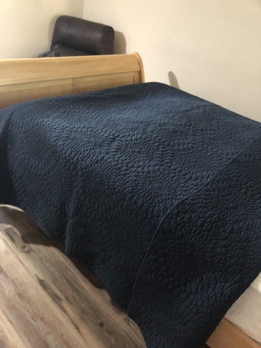 STUDIO NAVY BLUE QUILTED COVERLET MATELASSE QUEEN COTTAGE 100% COTTON 90x94" EUC - Picture 5 of 10