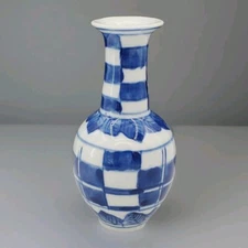 Vtg Painted Checkered Cobalt Blue & White Porcelain Bud Vase