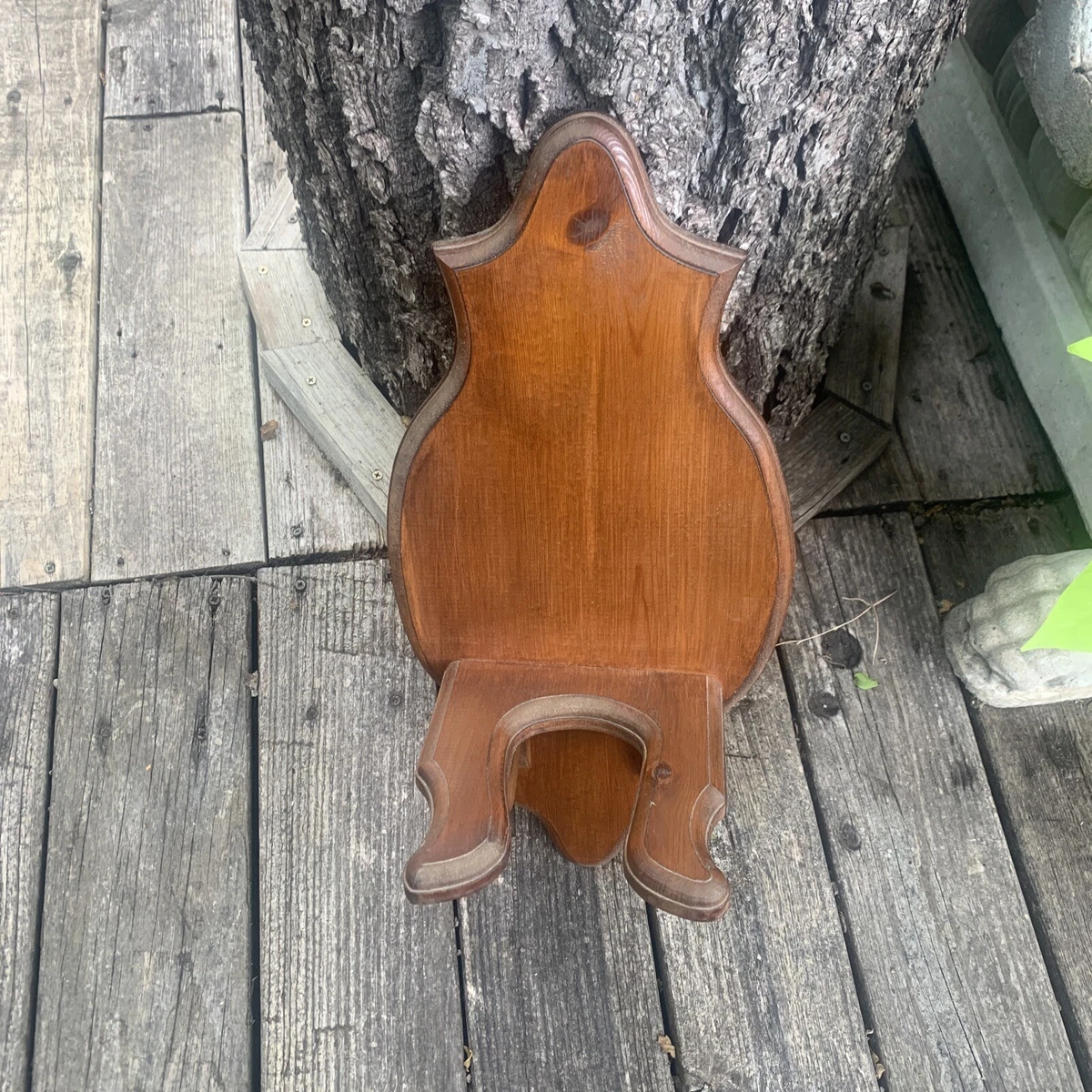 Oil lamp wall holder outlet