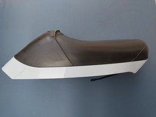 Sella monoposto per Vespa 50 (V5N1), 50 HP (V5N2), con rivestimento da riparare.