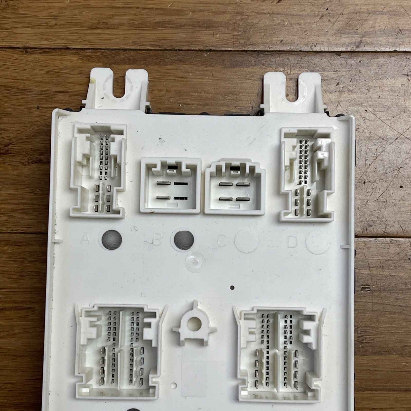 2021-2022 Maserati Levante M161 Body Comfort Control Module Unit 68503566AB OEM
