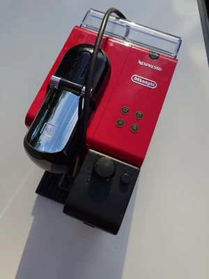 Delonghi Nespresso EN 520.R Lattissima 1 Touch Coffee Machine, Red & Accessories