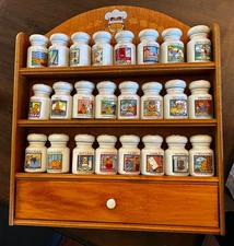 Garfield Spice Rack with 24 Spice Jars 1994 Danbury Mint 22” X 19” USED Complete