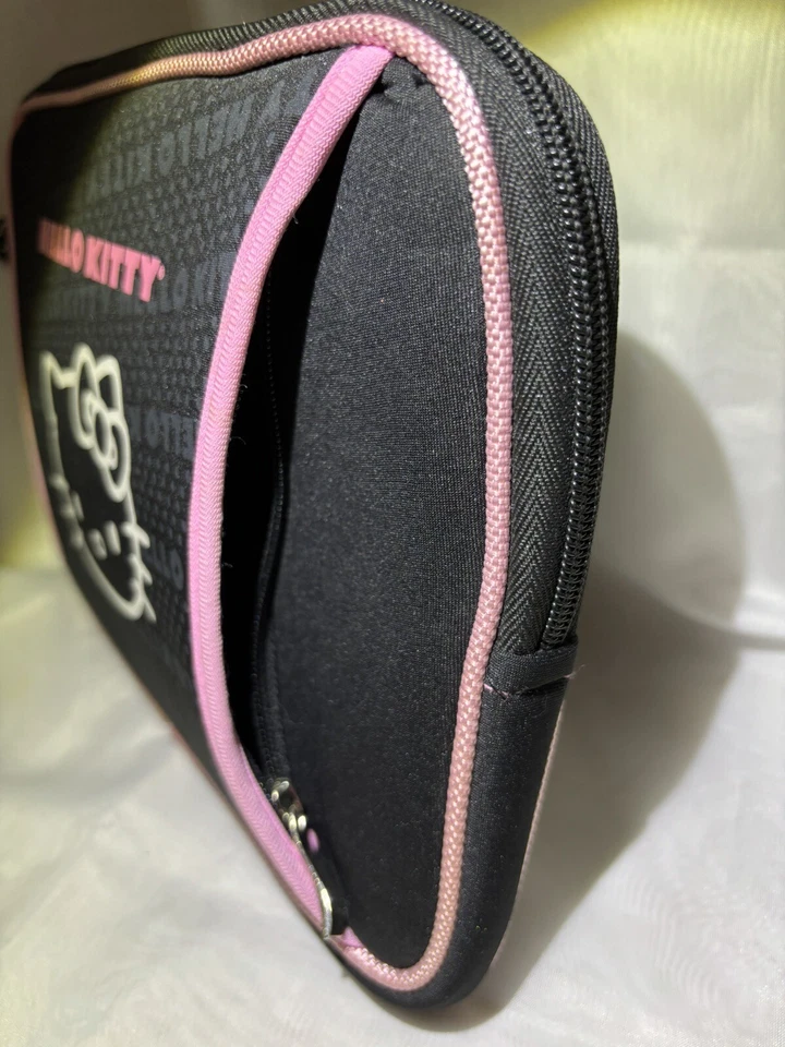 Funda Protectora Hello Kitty iPad, Negra y Rosa, Accesorio Tecnológico  Foto 2 de 4
