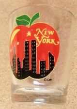 Big Apple New York shot glass City skyline World Trade Center clear shotglass