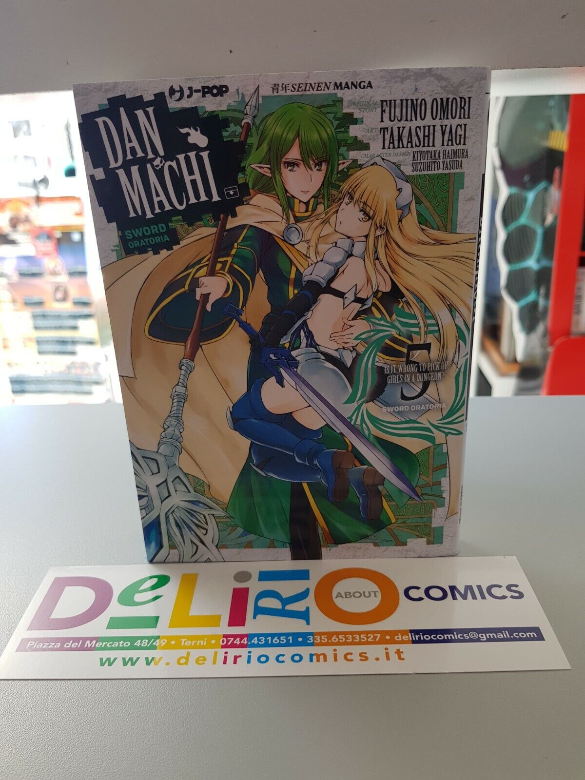 DanMachi. Sword oratoria: 9788832757477: Books 