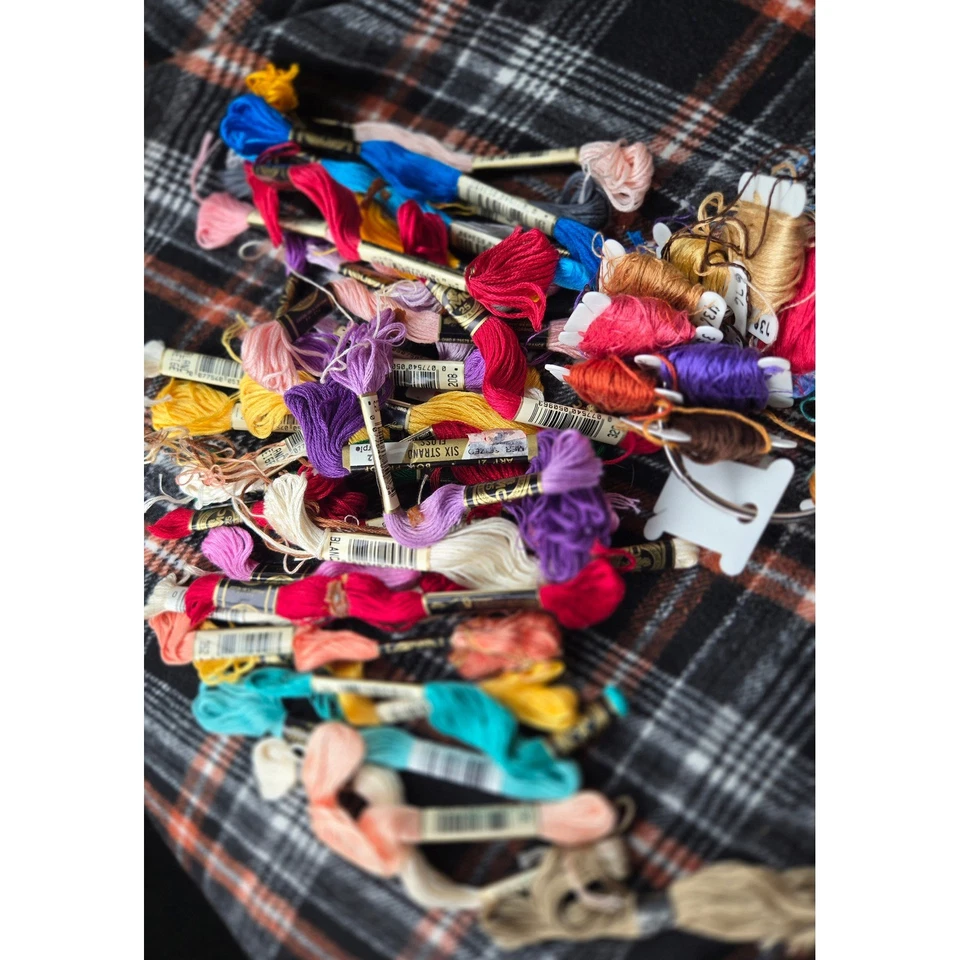 Lot of 48 Embroidery Floss dmc Thread 32 Skeins + 16 on cards Craft Cross Stitch - Image 3 of 3