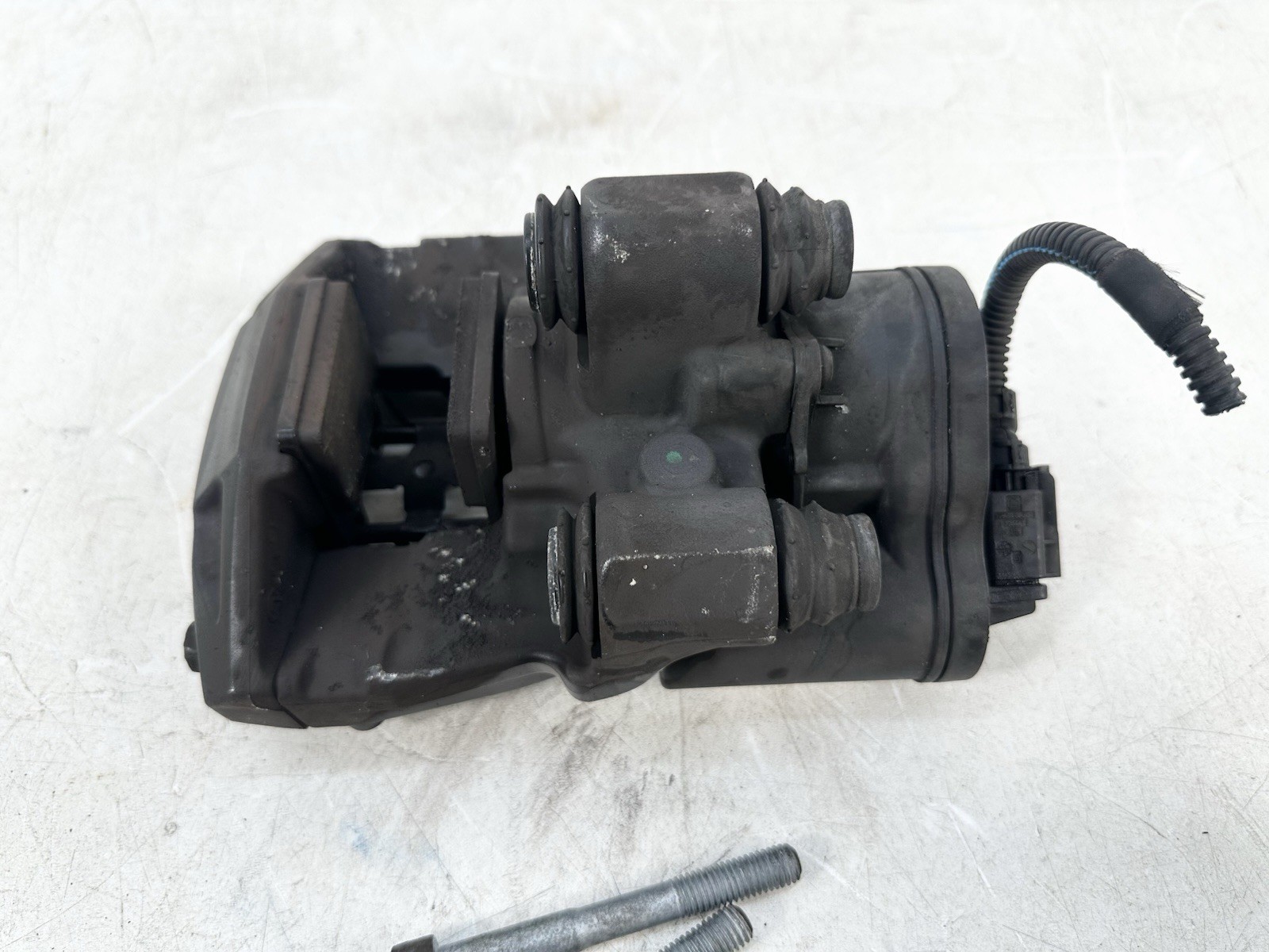 2017 MASERATI GHIBLI Q4 3.0 D REAR LEFT BREMBO PARKING BRAKE CALIPER 22C3545100
