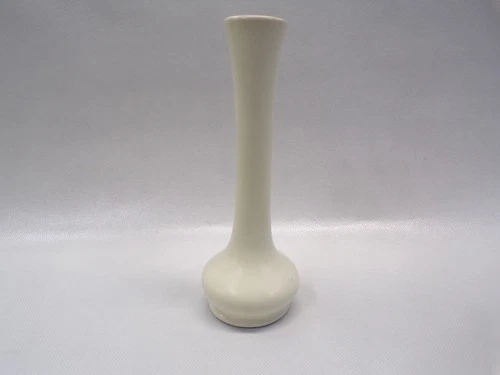 Vintage Red Wing Pottery #510 Ivory Bud Vase 7.25" Tall