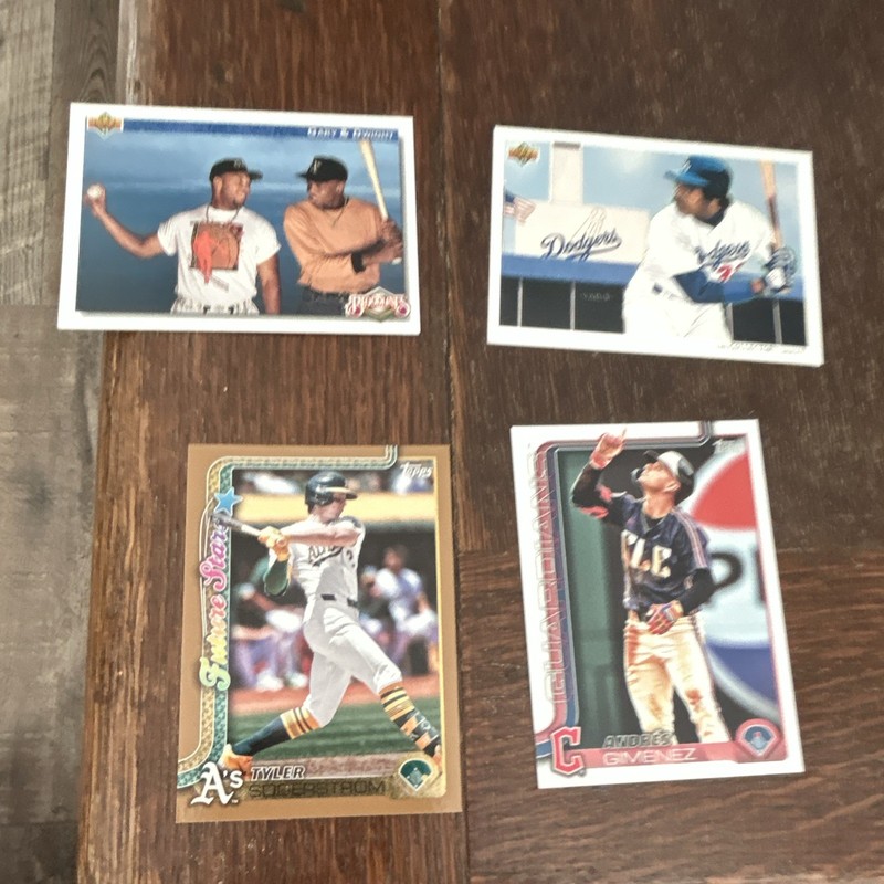Topps 2023 Archives MLB Baseball Card Lot of 4 - Soderstrom Gimenez Murray